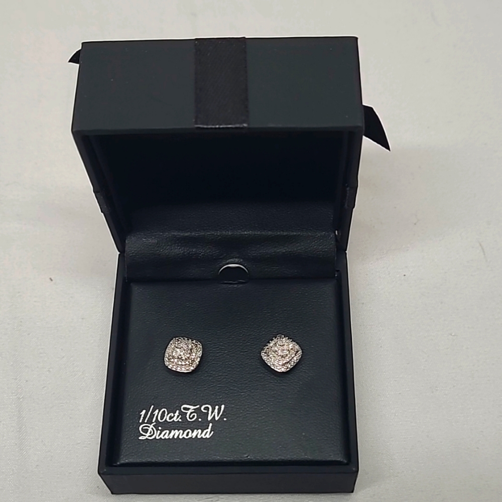 Women's 1/10 CT. T.W. Genuine White Diamond Sterling Silver Earrings - Picture 1 of 6